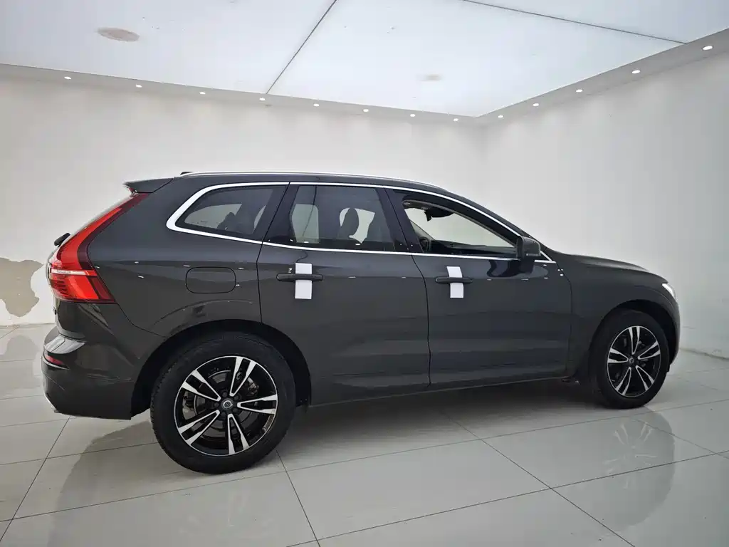 Volvo XC60 2018 — фото 22