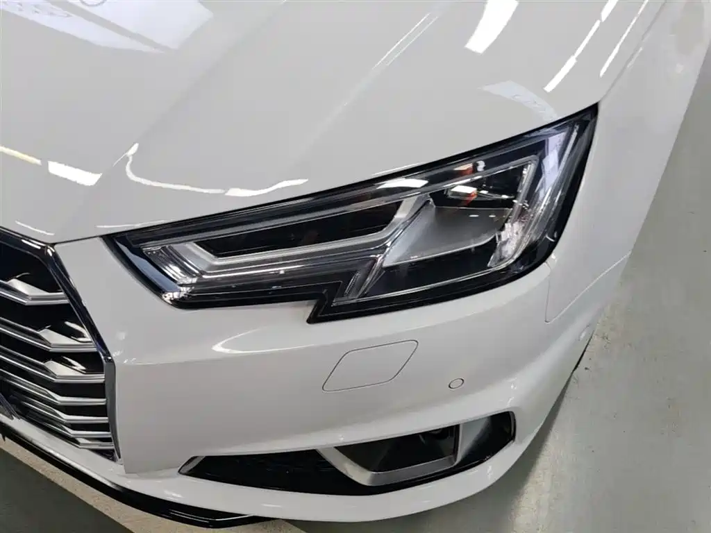 Audi A4L 2019 — фото 24