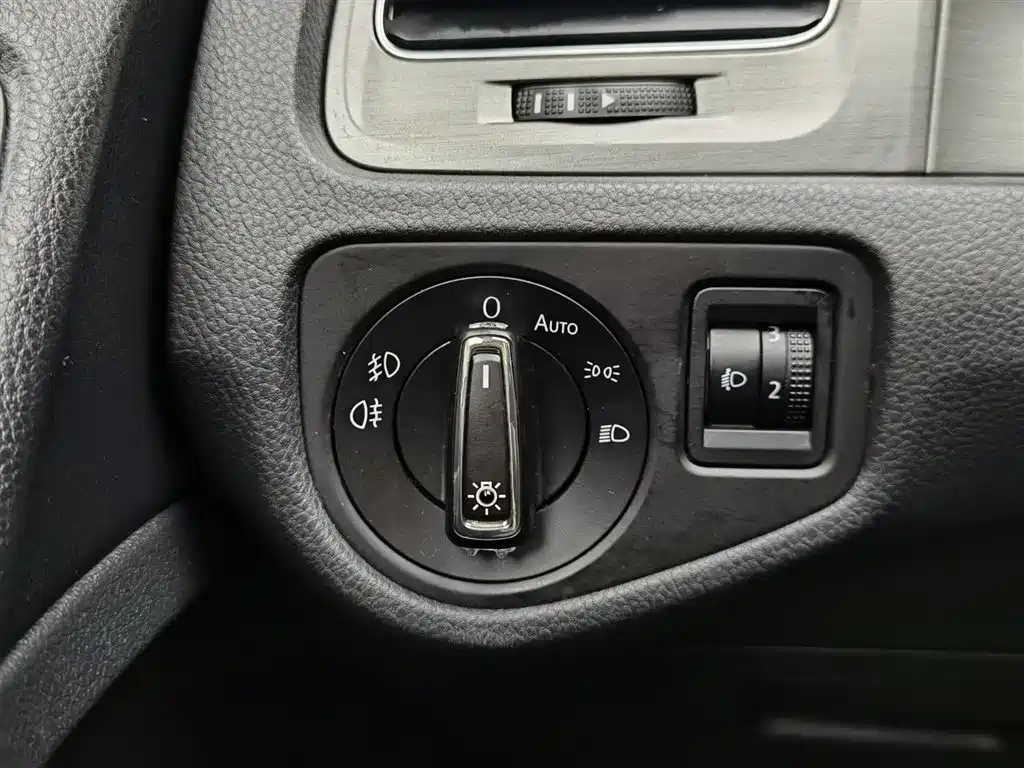 Volkswagen Golf 2015 — фото 21