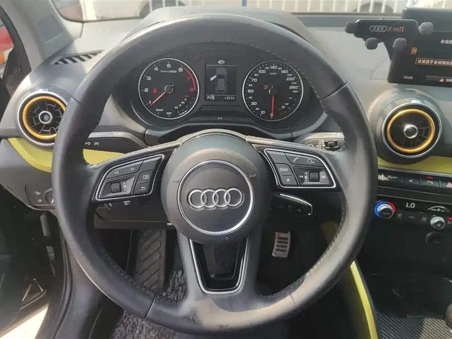 Audi Q2L 2018 — фото 15