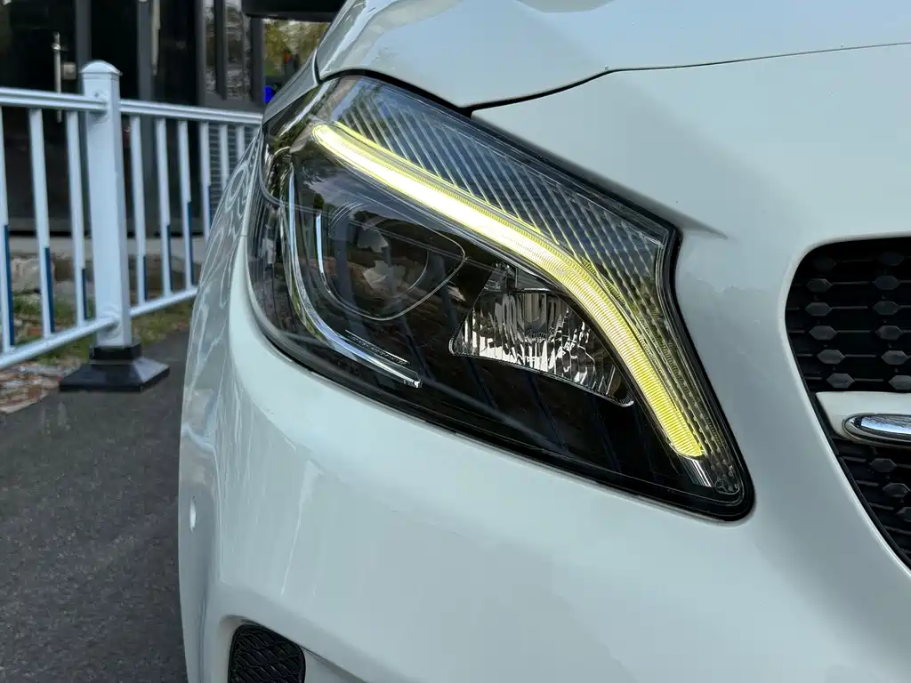 Mercedes-Benz A-Class 2018 — фото 18