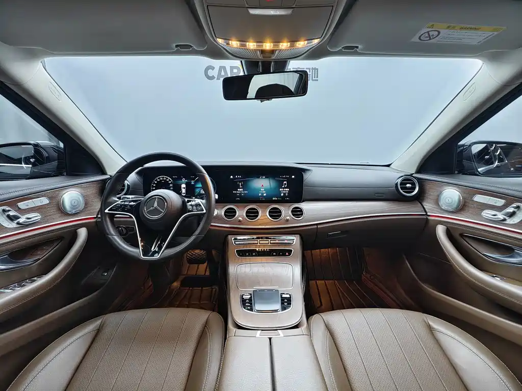 Mercedes-Benz E-Class 2023 — фото 12