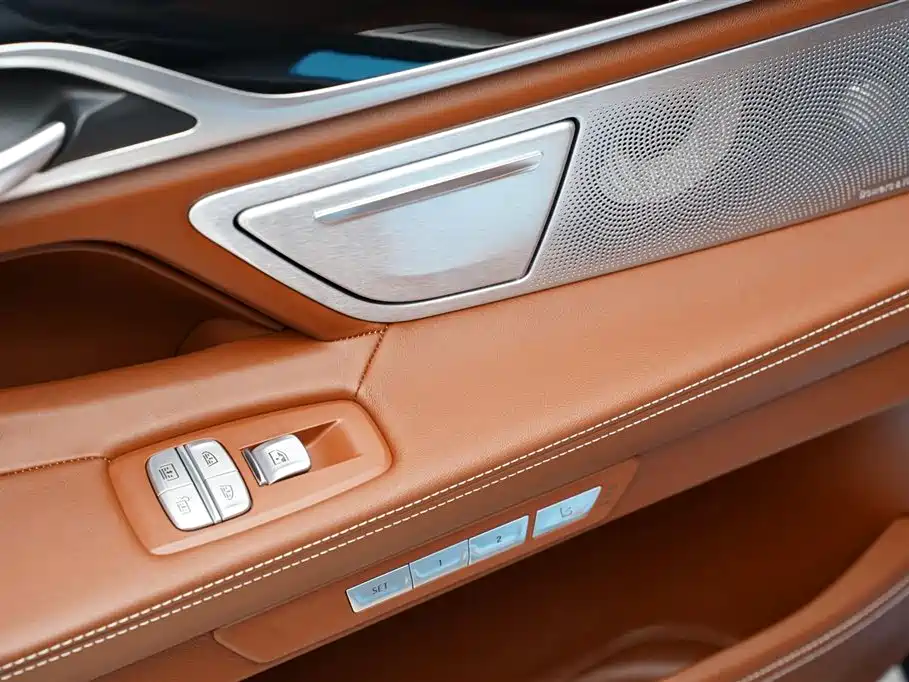 BMW 7 Series 2019 — фото 12