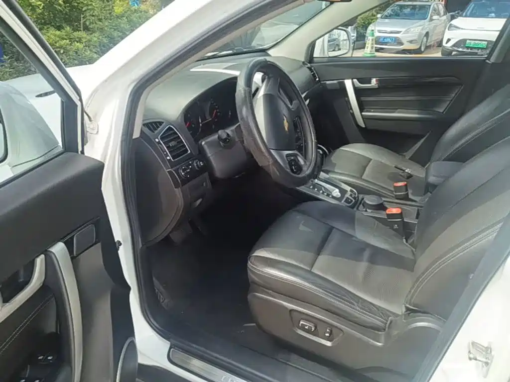 Chevrolet Captiva 2017 — фото 16