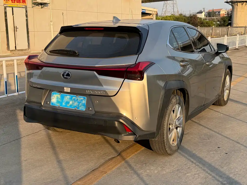 Lexus UX 2020 — фото 5