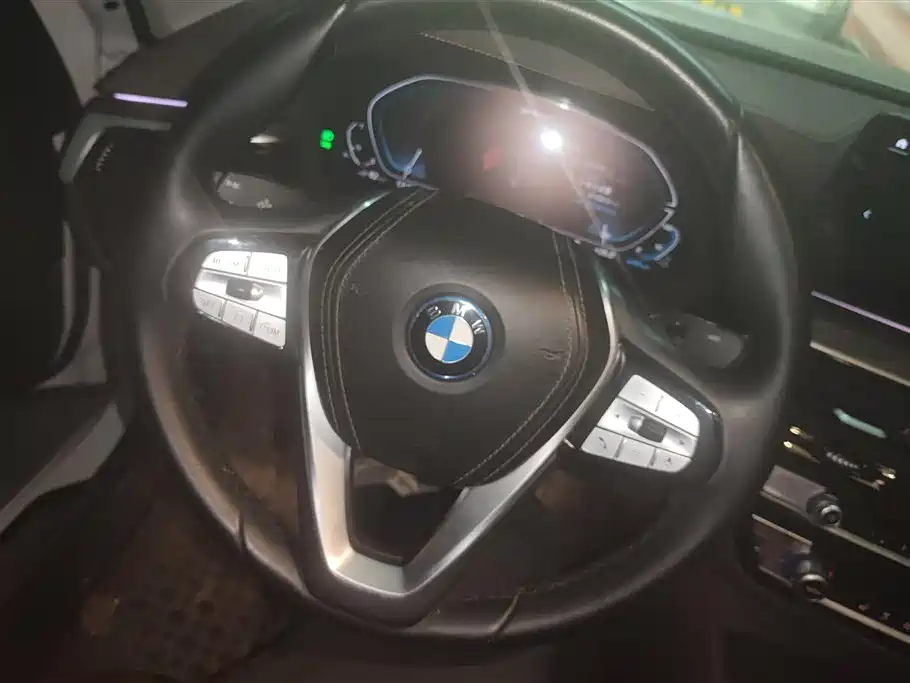 BMW 5 Series New Energy 2021 — фото 15