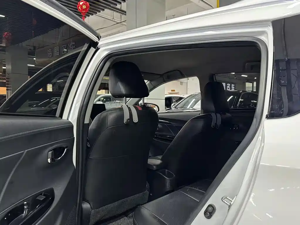 Toyota Yaris L 2022