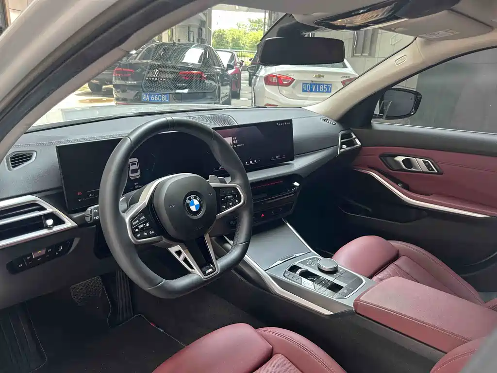 BMW 3 Series 2025 — фото 15