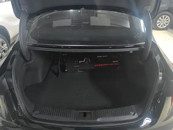 Hongqi H5 2026