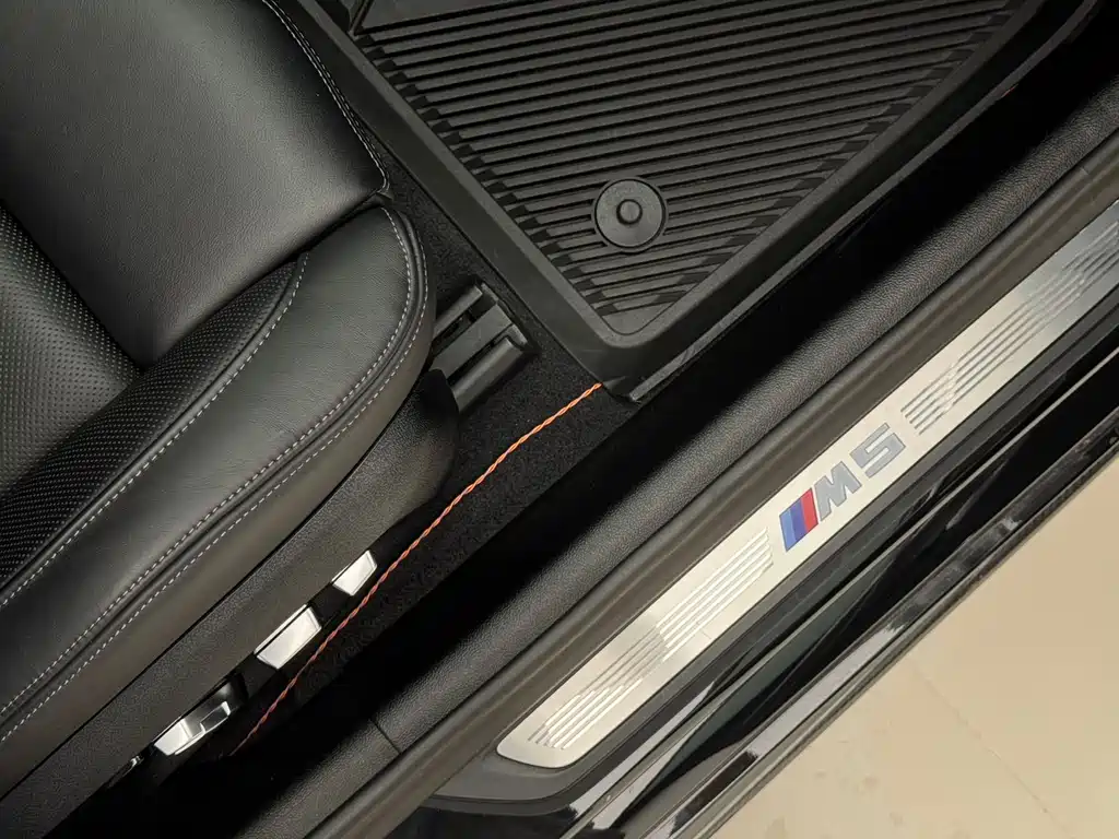 BMW M5 2022 — фото 8