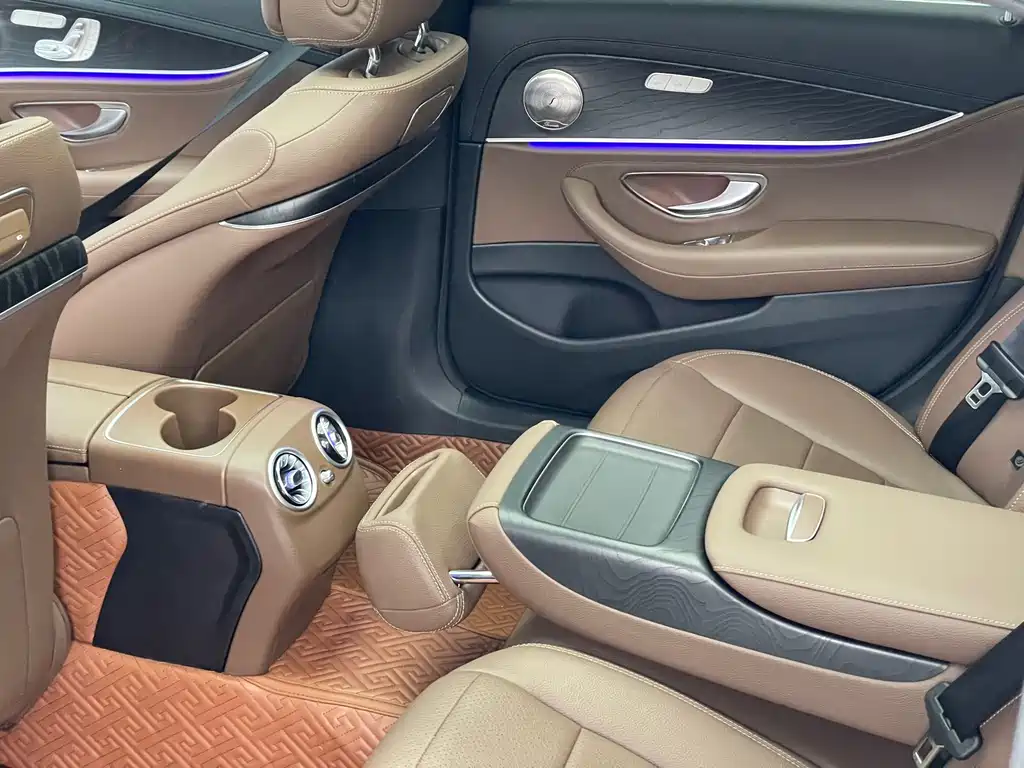 Mercedes-Benz E-Class 2020 — фото 9