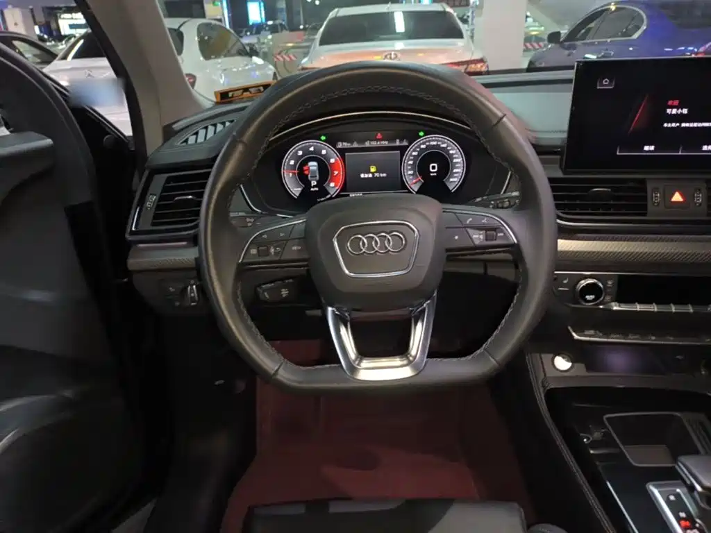 Audi Q5L 2022 — фото 11
