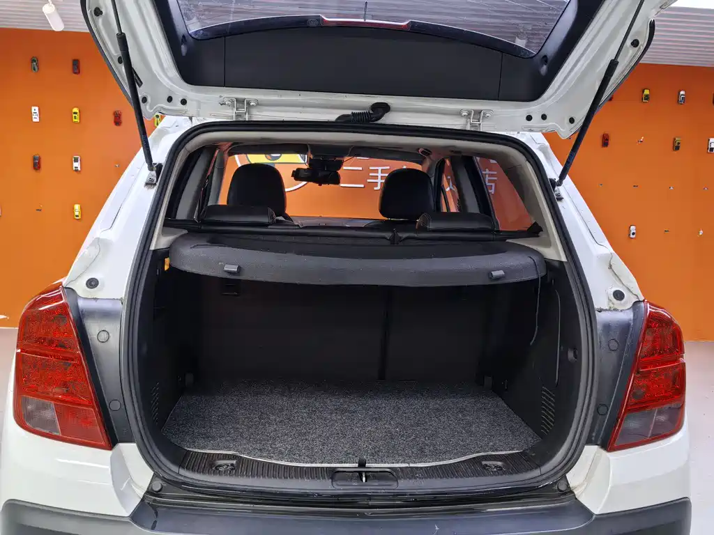Chevrolet Trax 2015 — фото 12