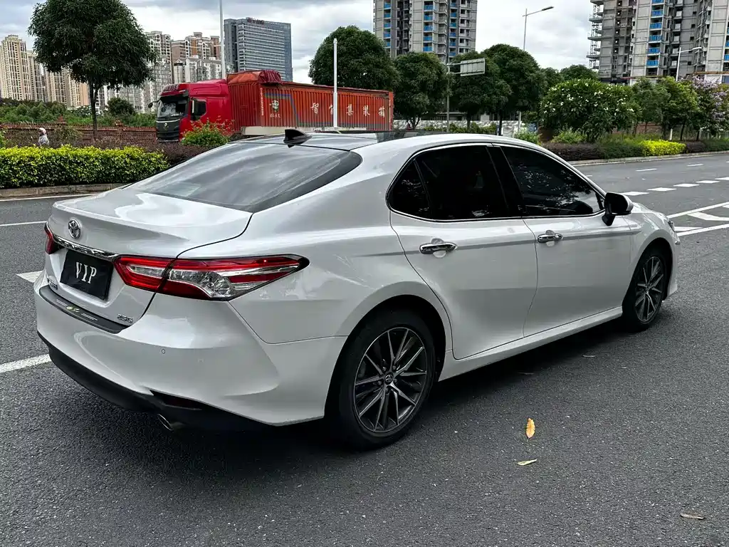 Toyota Camry 2021 — фото 9