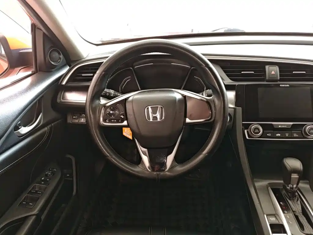 Honda Civic 2018 — фото 11