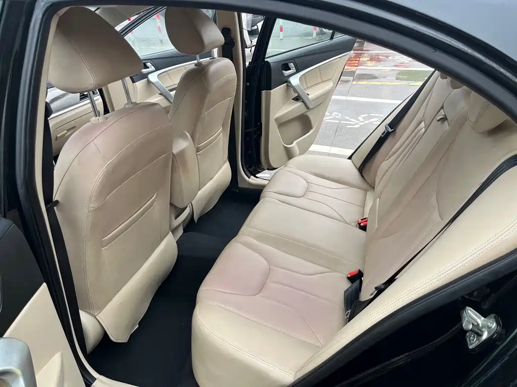 Geely Emgrand 2017