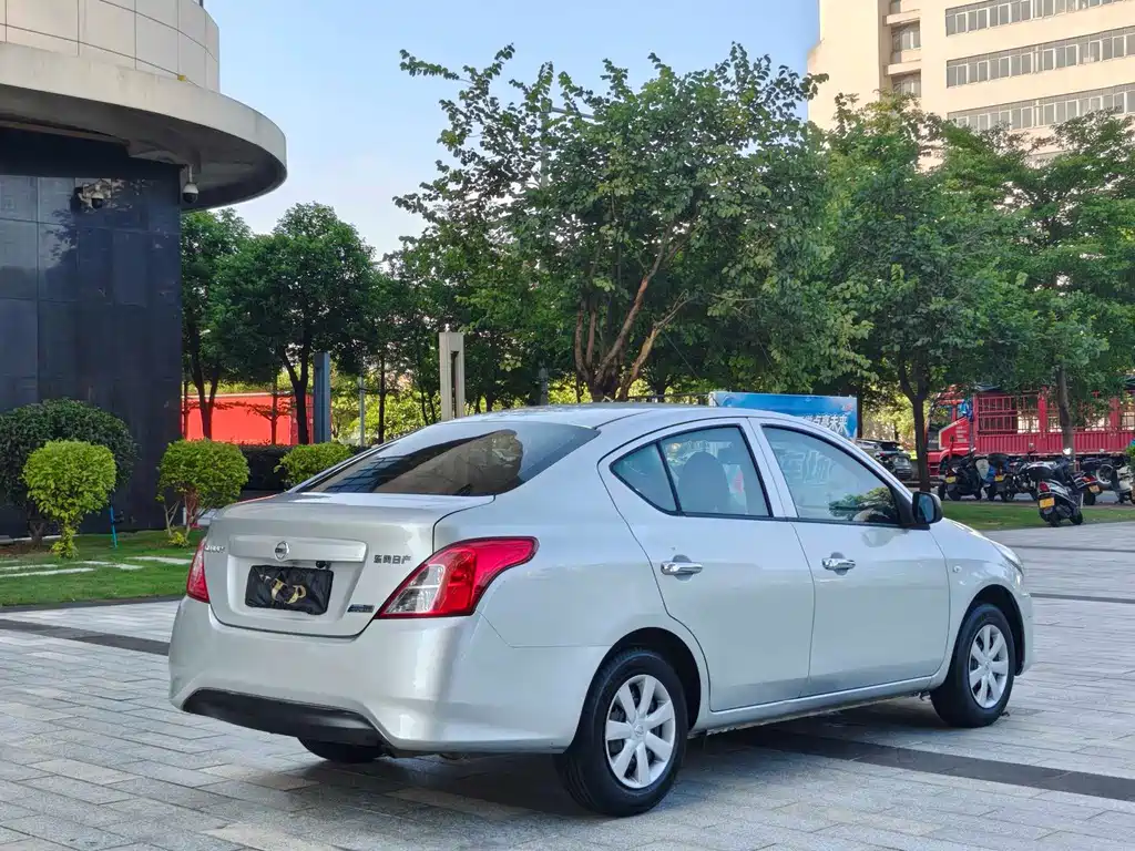Nissan Sunny 2017 — фото 14