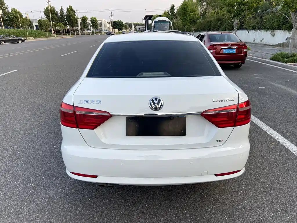 Volkswagen Lavida 2014