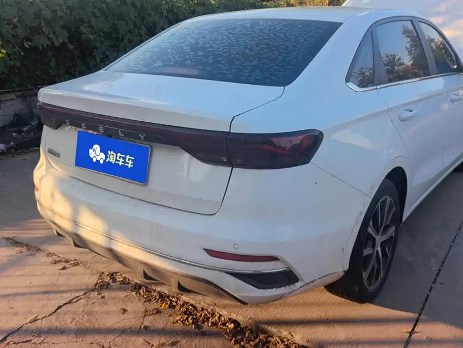 Geely Emgrand 2023