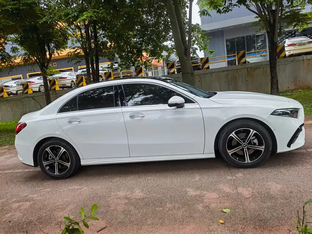 Mercedes-Benz A-Class 2023 — фото 13