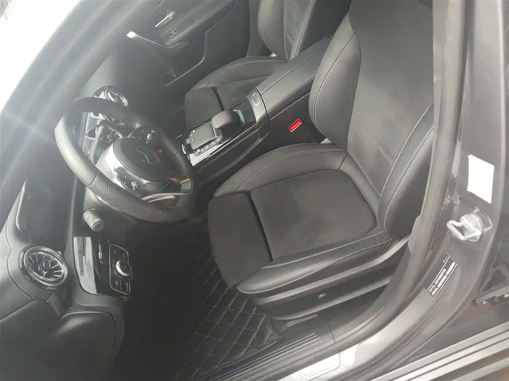 Mercedes-Benz A-Class 2022 — фото 15