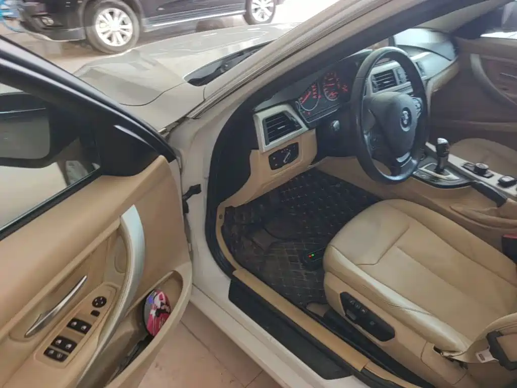 BMW 3 Series 2014 — фото 16