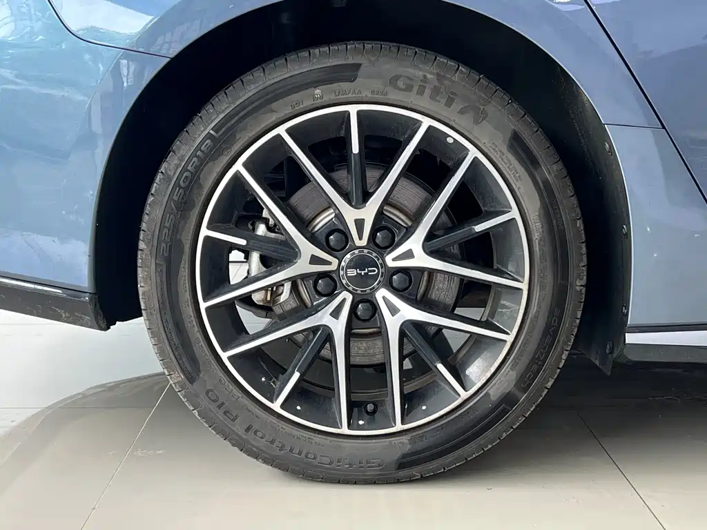 BYD Seal 07 DM-i 2025 — фото 10