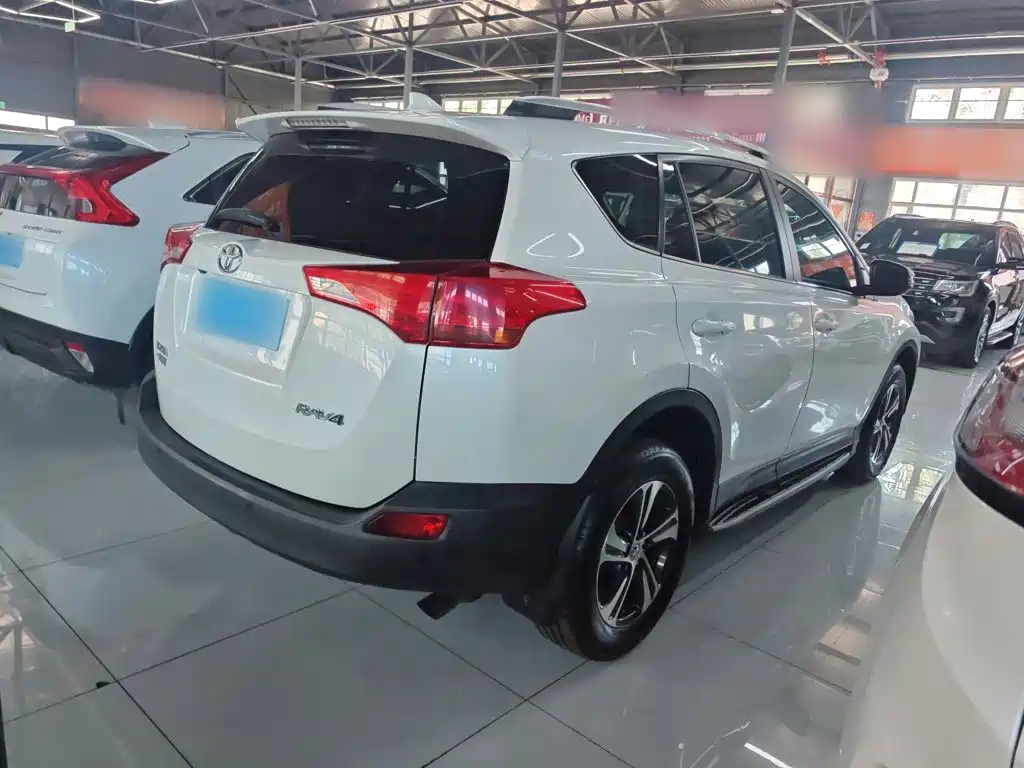 Toyota RAV4 2016 — фото 13
