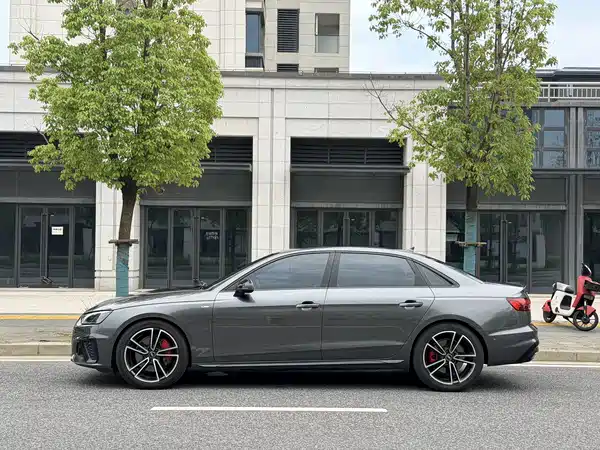 Audi A4L 2024