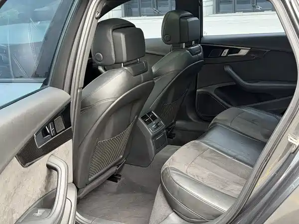 Audi A4L 2024