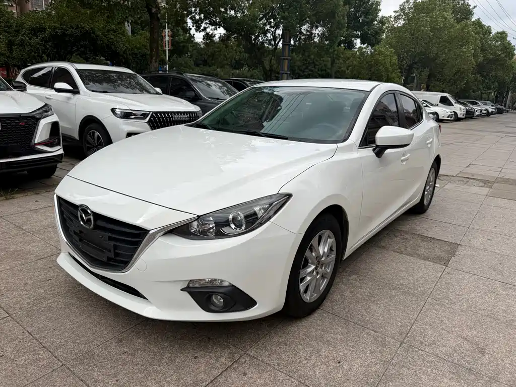 Mazda 3 Axela 2016 — фото 1