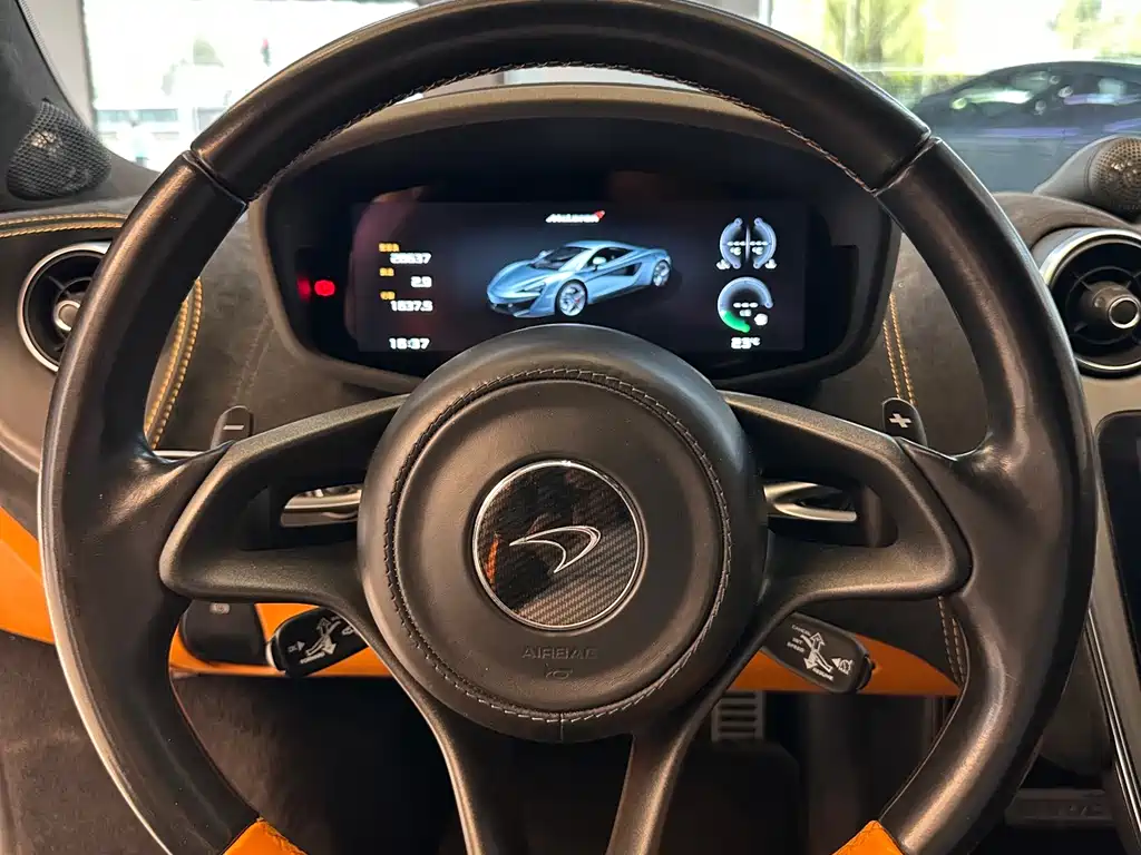 McLaren 540C 2017 — фото 10