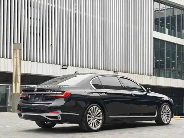BMW 7 Series 2021