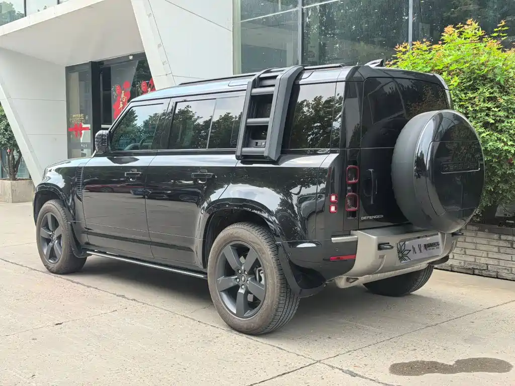 Land Rover Defender 2025 — фото 3