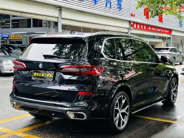 BMW X5 2023