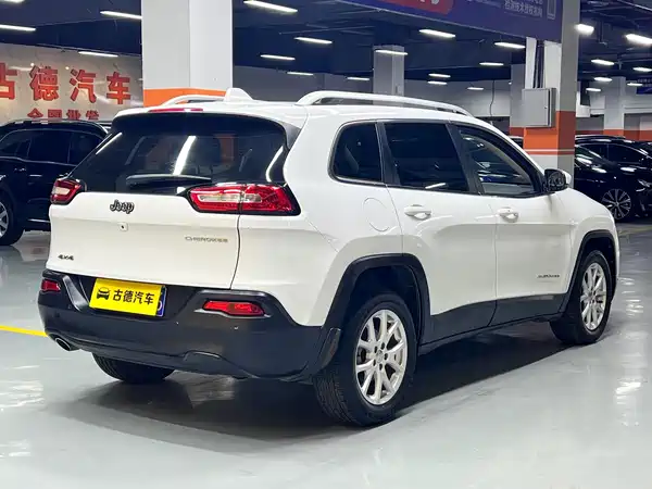 Jeep Cherokee 2016