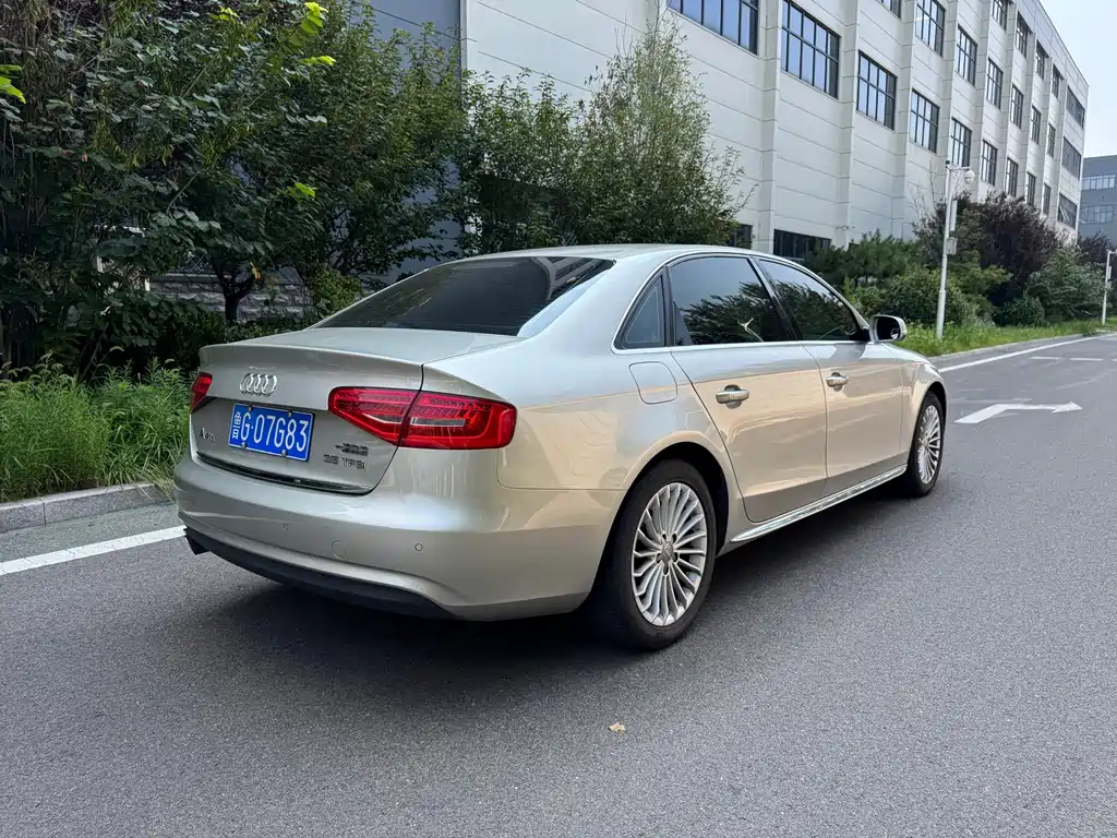 Audi A4L 2015 — фото 10