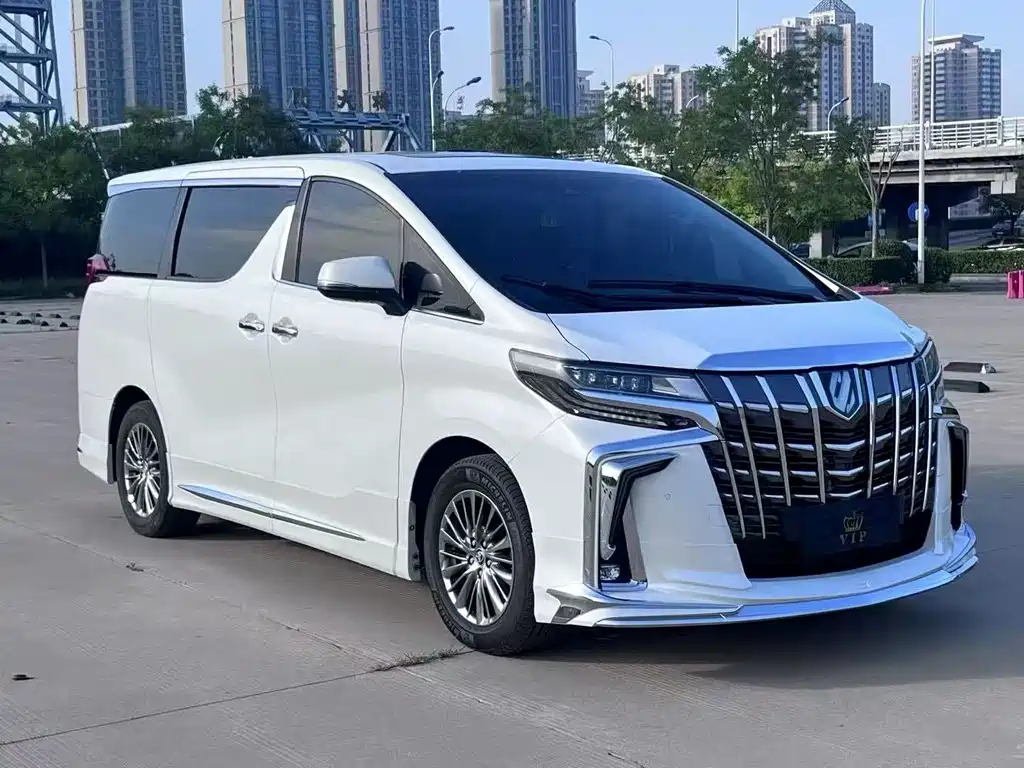 Toyota Alphard 2022 — фото 3