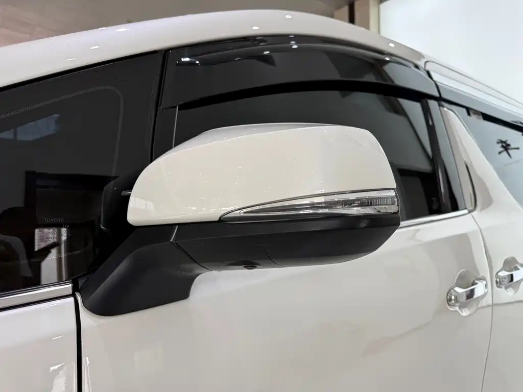 Toyota Vellfire 2023 — фото 4