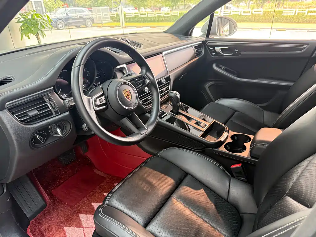 Porsche Macan 2023 — фото 17