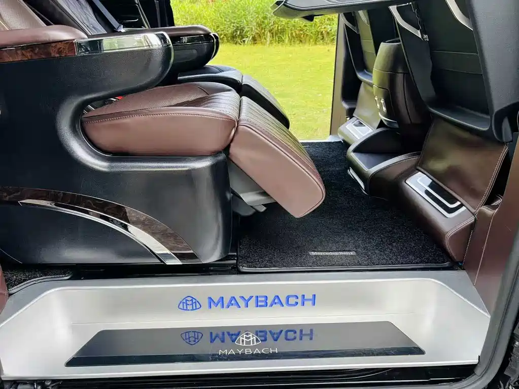 Mercedes-Benz V-Class 2020 — фото 21