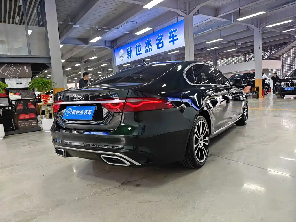 Jaguar XFL 2025 — фото 11