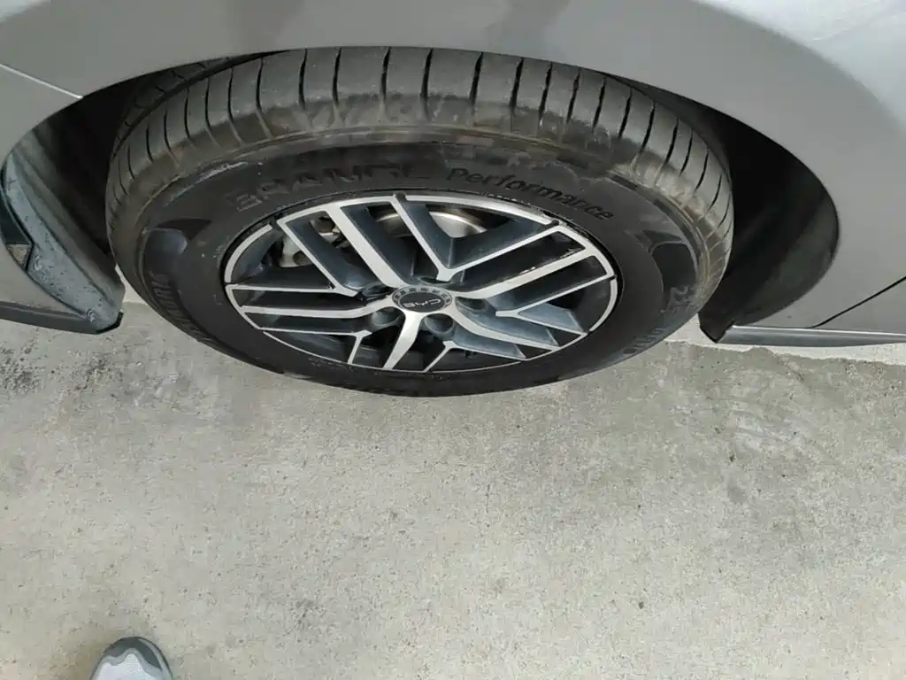 BYD Seal 05 DM-i 2025 — фото 23
