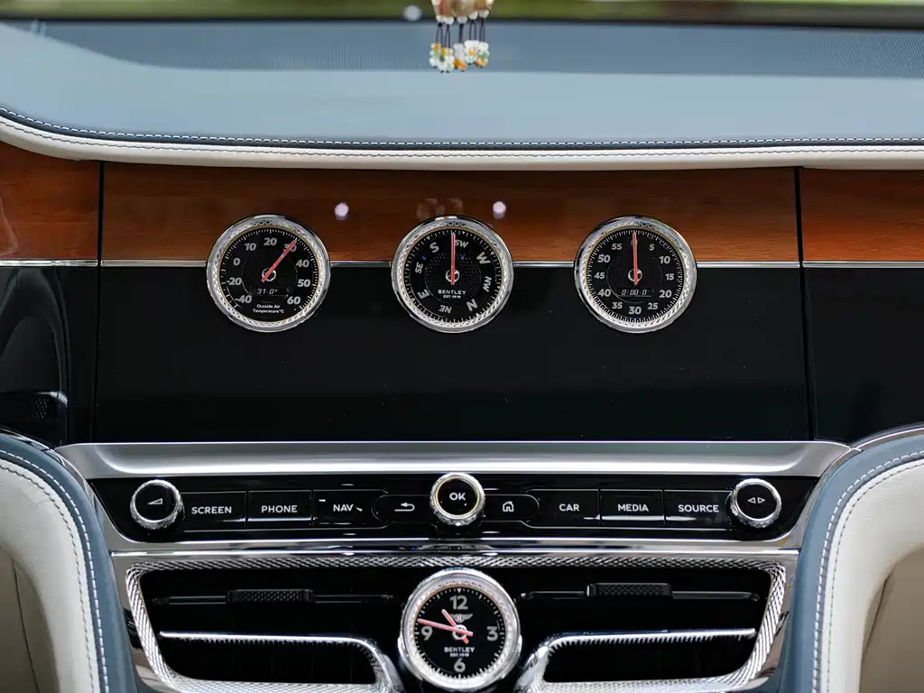 Bentley Flying Spur 2021 — фото 19