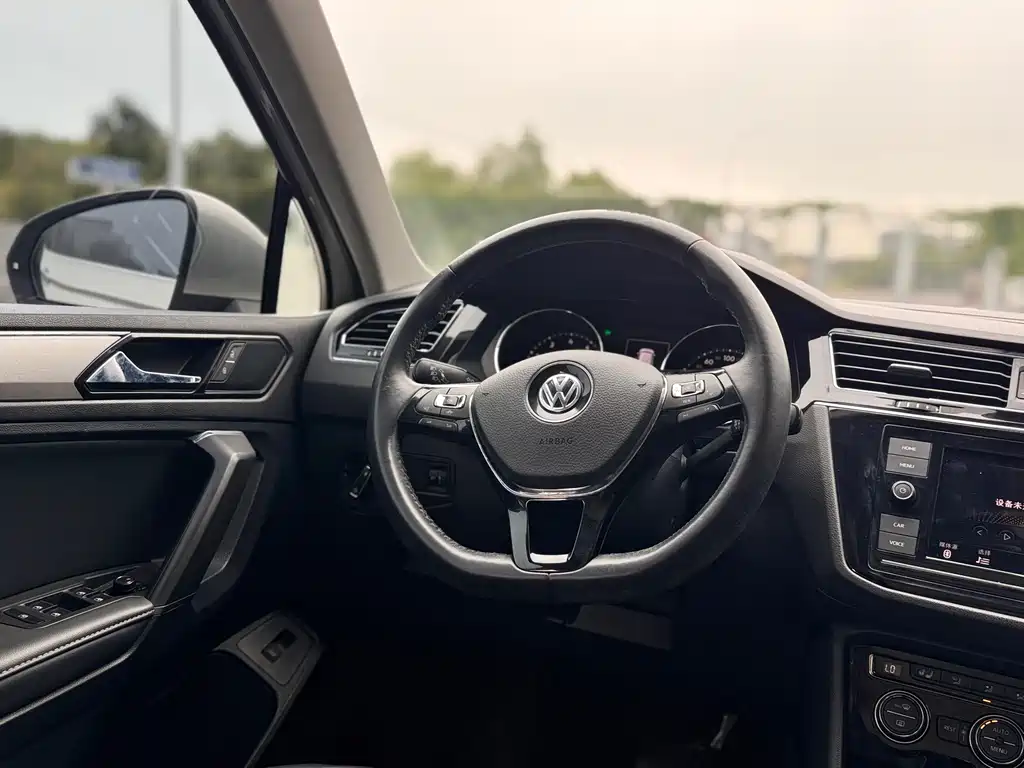 Volkswagen Tiguan L 2019 — фото 16