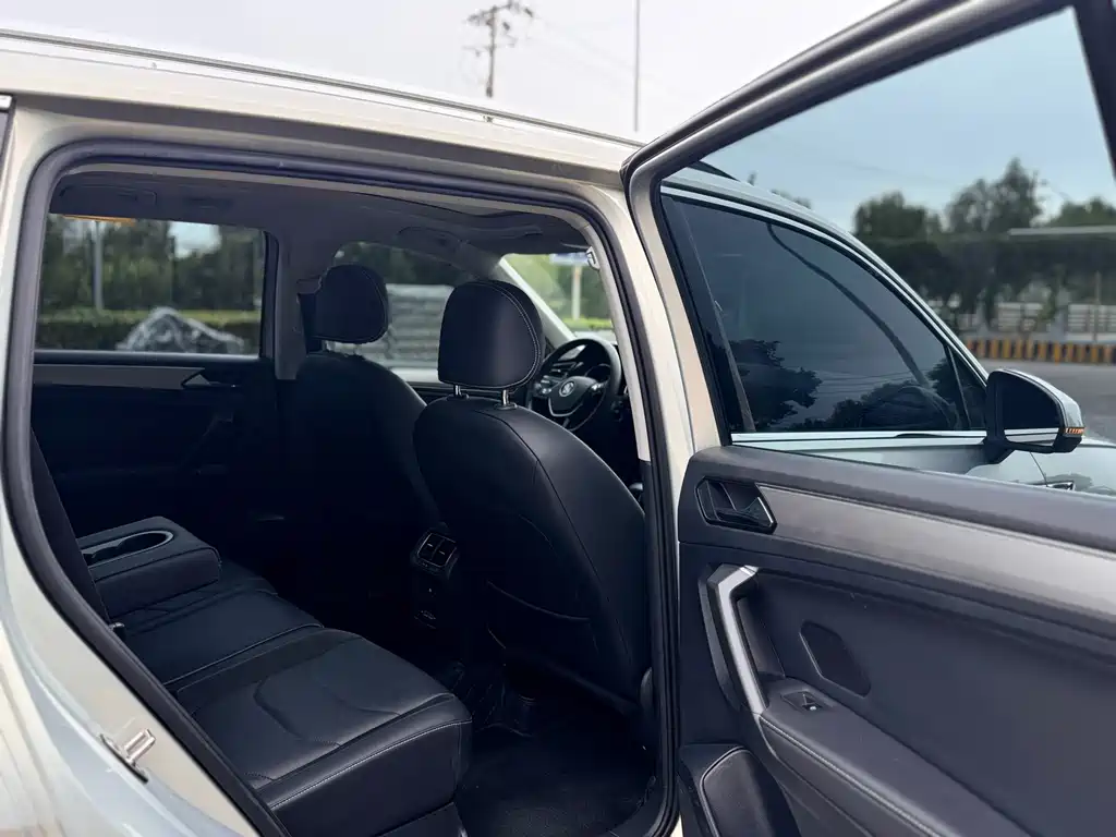 Volkswagen Tiguan L 2019 — фото 24