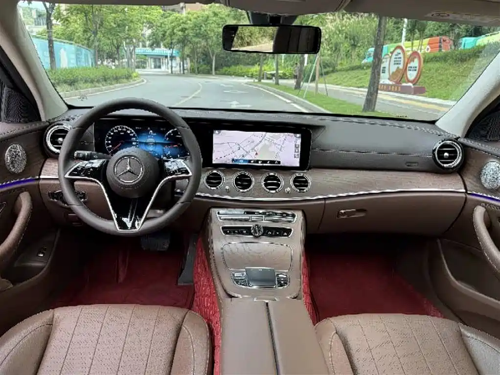 Mercedes-Benz E-Class 2022 — фото 10