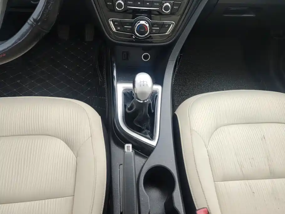 Changan Yuexiang V7 2018 — фото 16