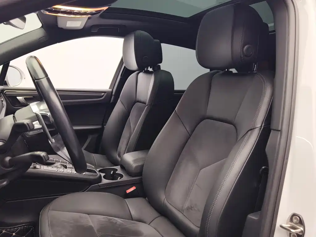 Porsche Macan 2019 — фото 11