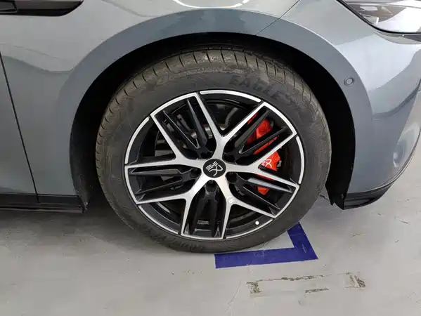 BYD Han L 2025